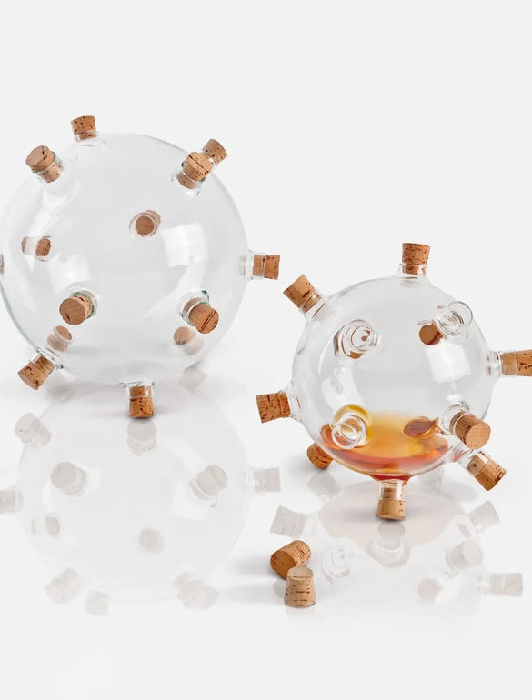 Bottiglie sferiche con tappi sughero