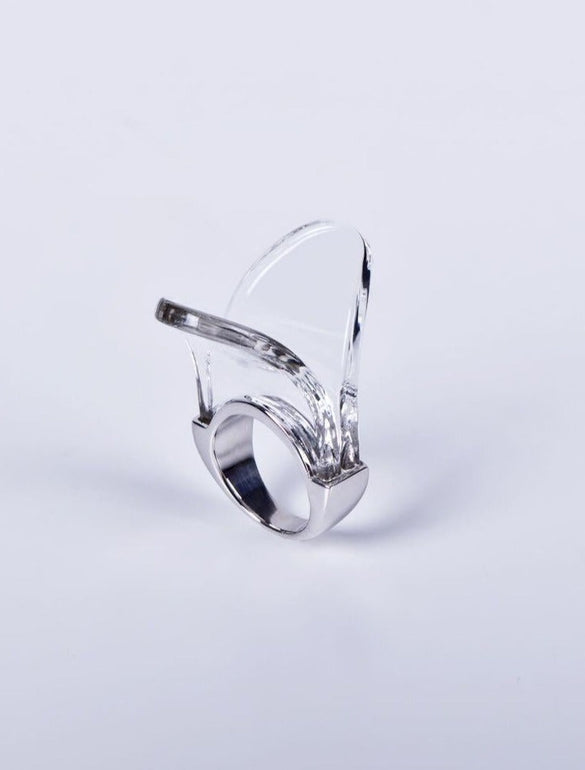 Anello di design moderno argentato