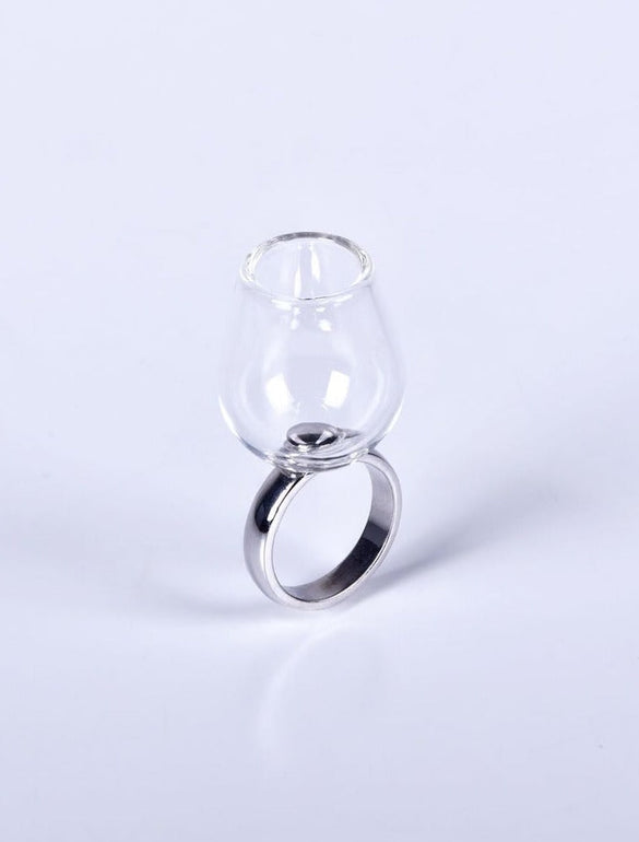 Anello con calice in miniatura