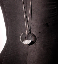 Sidney, long necklace with sphere and rhinestones