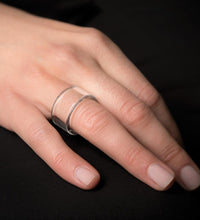 Circle, band glass ring