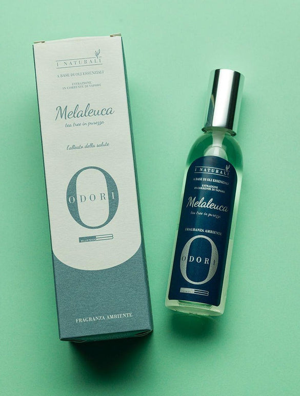 Profumo ambiente su sfondo verde