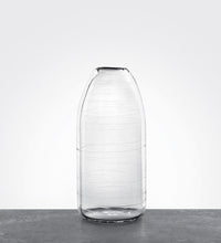 Stilo, hand-engraved thick glass vase
