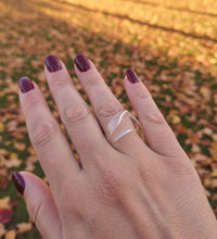 anello infinito indossato