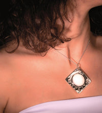 Olimpia, pendant in glass and silver, rhombus-shaped