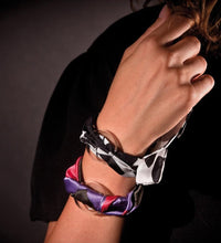 Sigalia, silk bracelet with glass sphere