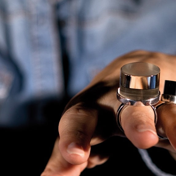 Cosmo large, anello di design con bacchetta in vetro