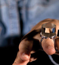 Cosmo large, anello di design con bacchetta in vetro