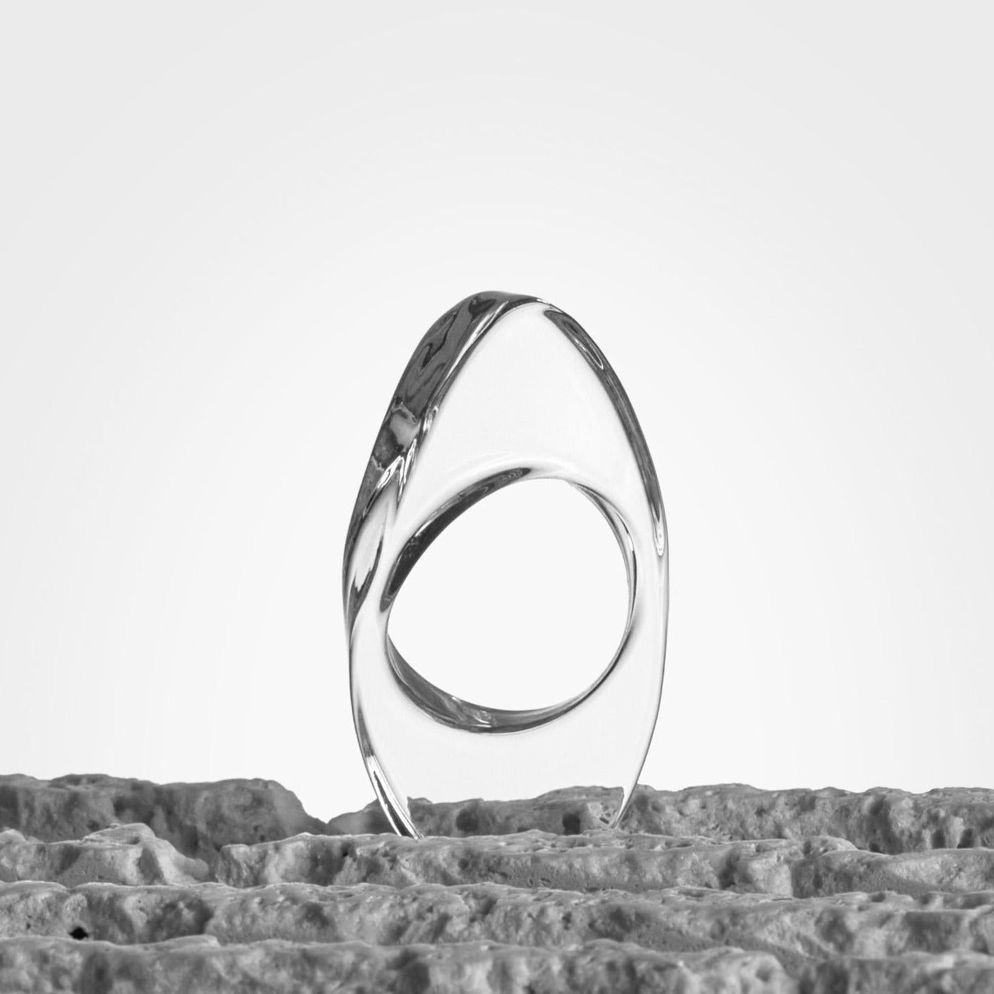 Infinito, anello in vetro ovale