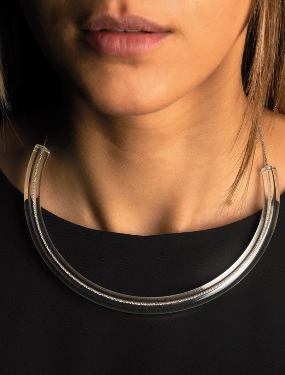 Janet, tubular collar necklace in glass and silver