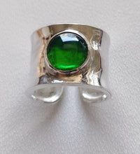 Olimpia, band ring in glass and silver 